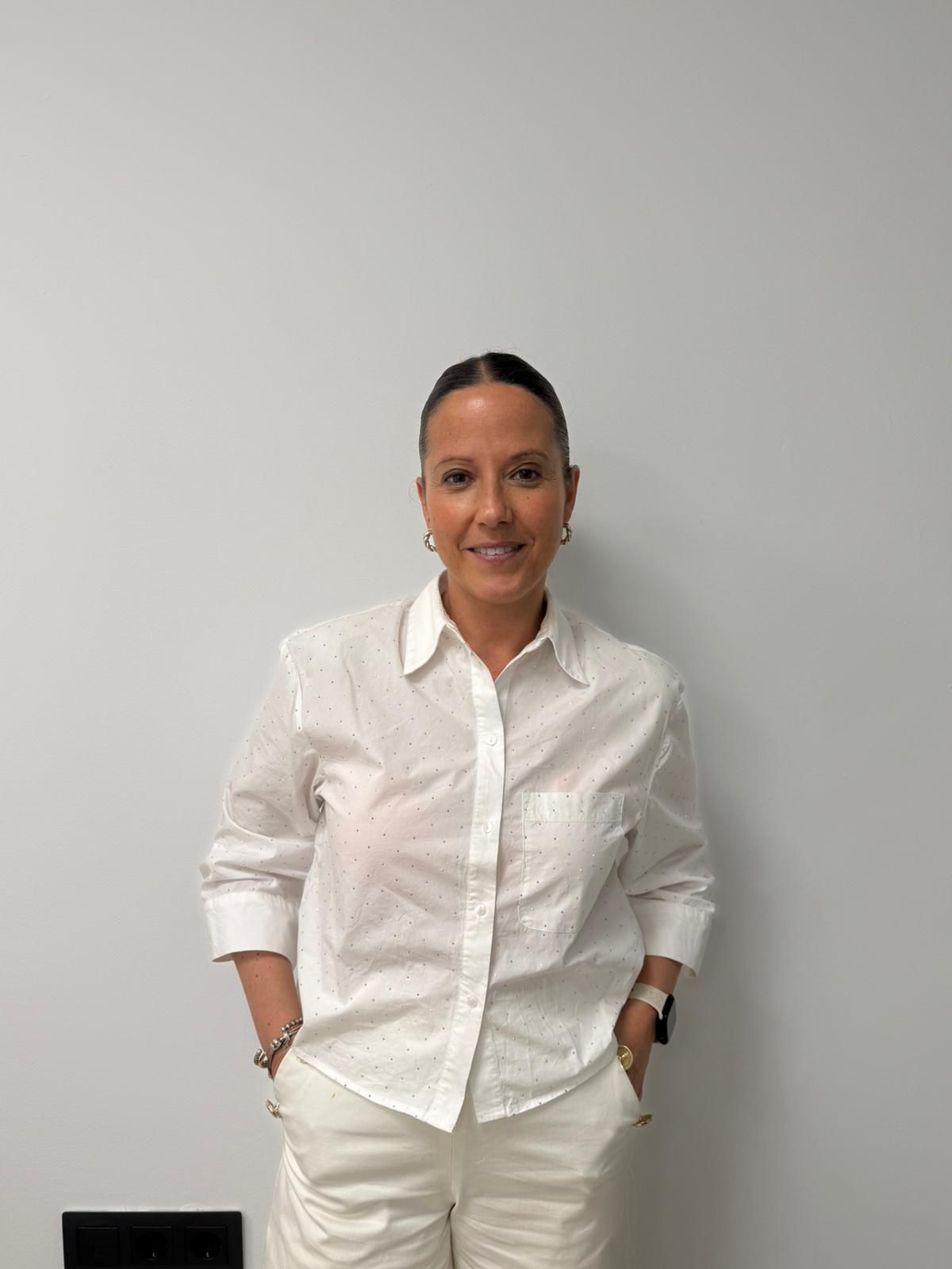 Alicia, administración y atención al cliente en AVIRAGO Inmobiliaria