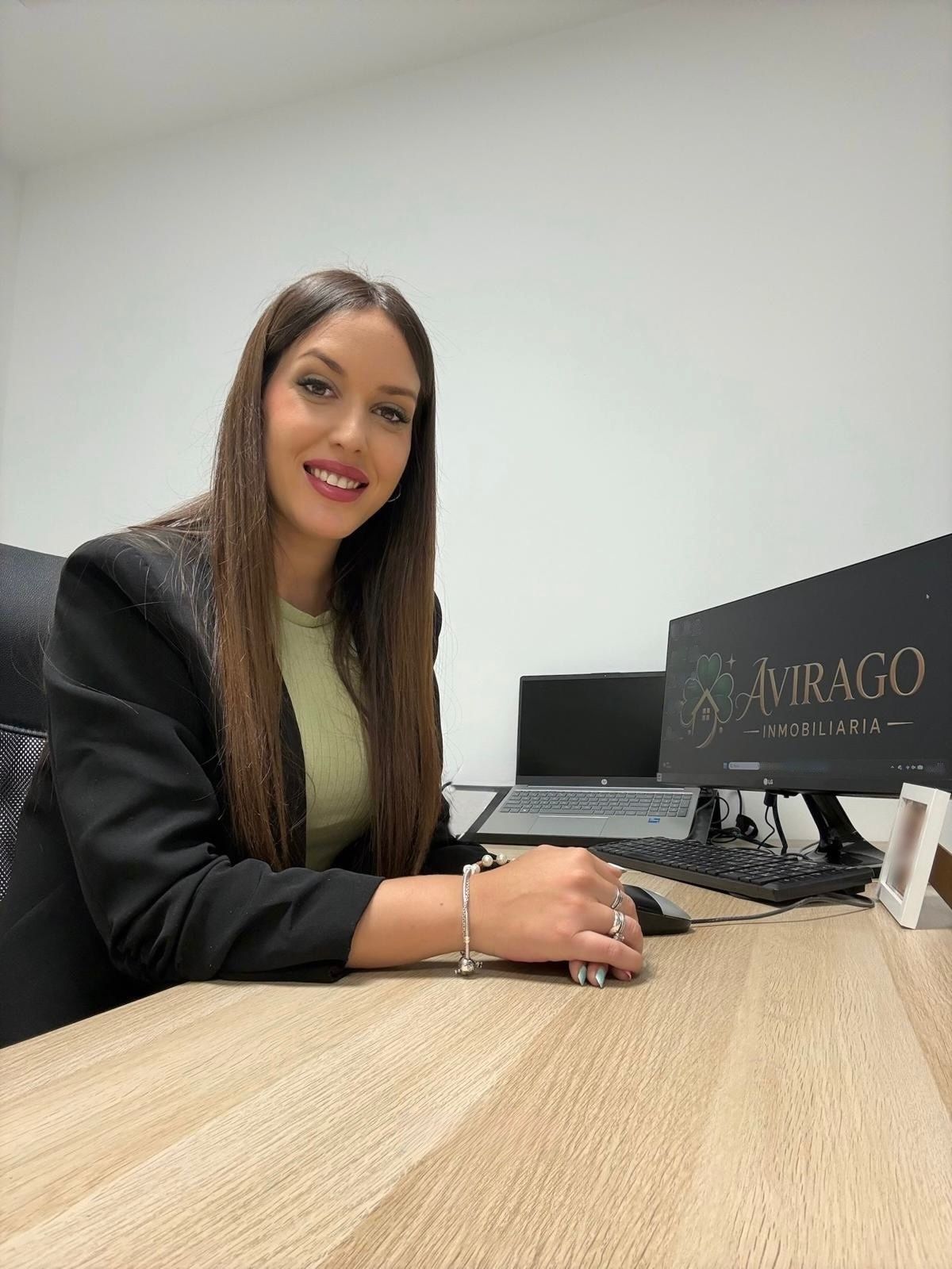 Gema, dirección comercial y captación en AVIRAGO Inmobiliaria